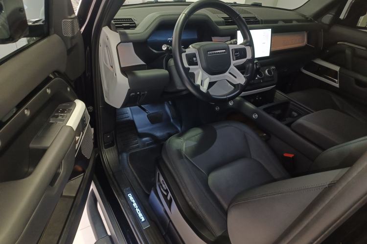 Used Land Rover Defender 2023 Facelift 90 3.0T P400 XS Interior 3