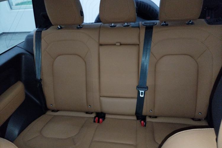 Used Land Rover Defender 2023 90 3.0T P400 Dark Edition Interior 4