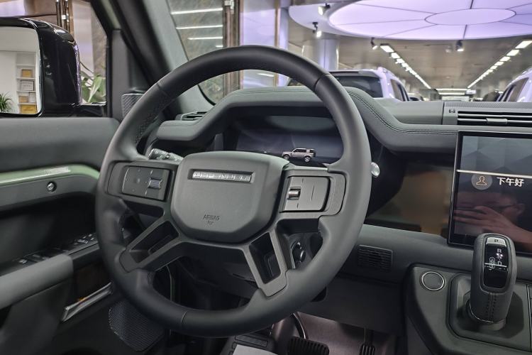 Used Land Rover Defender 2023 110 3.0T P400 75th Anniversary Legend Edition Interior 4