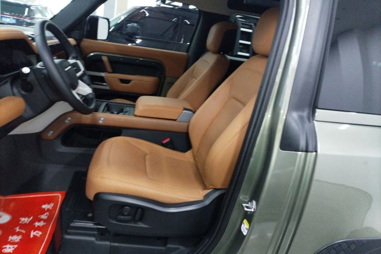 Used Land Rover Defender 2023 90 3.0T P400 Dark Edition Left Front Seat