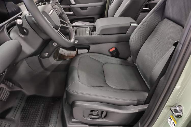 Used Land Rover Defender 2023 110 3.0T P400 75th Anniversary Legend Edition Left Front Seat