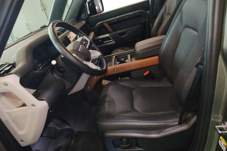 Used Land Rover Defender 2023 Facelift 110 3.0T P400 X-DYNAMIC HSE Left Front Seat