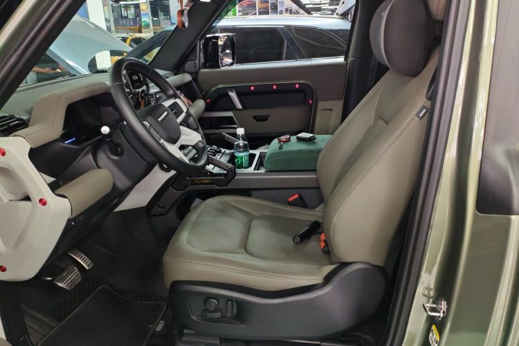 Used Land Rover Defender 2023 Facelift 90 2.0T P300 X-DYNAMIC HSE Left Front Seat