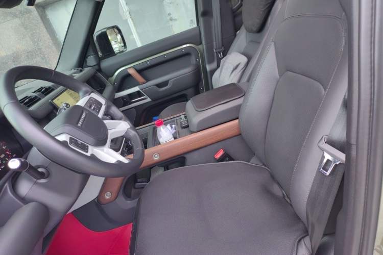 Used Land Rover Defender 2023 Facelift 110 3.0T P400 Dark Edition Left Front Seat