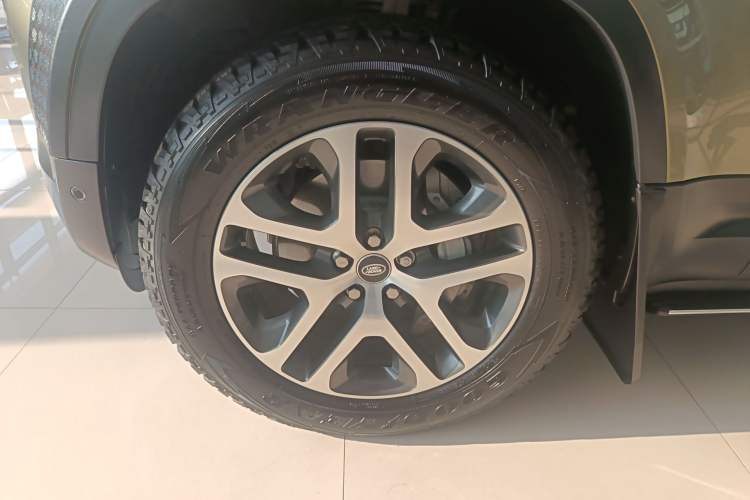 Used Land Rover Defender 2023 Facelift 110 3.0T P400 Dark Edition Left Front Wheel Hub