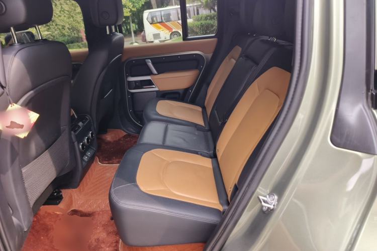 Used Land Rover Defender 2023 Revised Version 90 3.0T P400 Dark Edition Left Rear Seat