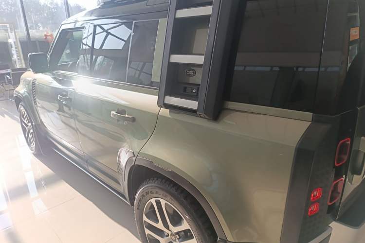 Used Land Rover Defender 2023 Facelift 110 3.0T P400 Dark Edition Left Side
