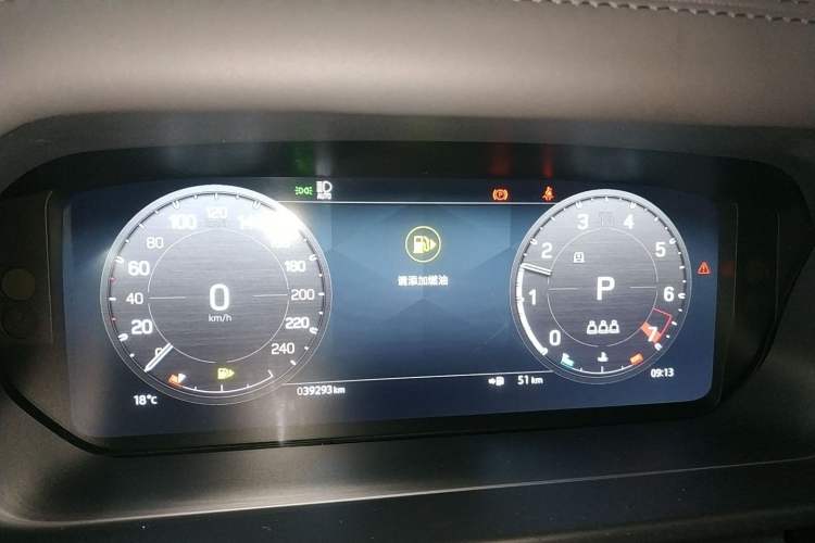 Used Land Rover Defender 2023 Facelift 110 3.0T P400 X-DYNAMIC HSE Odometer Close Up