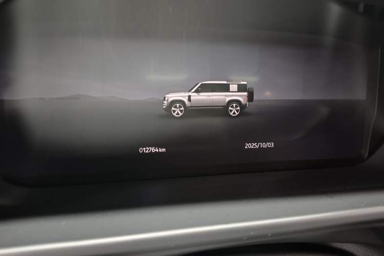 Used Land Rover Defender 2023 110 3.0T P400 75th Anniversary Legend Edition Odometer Close Up
