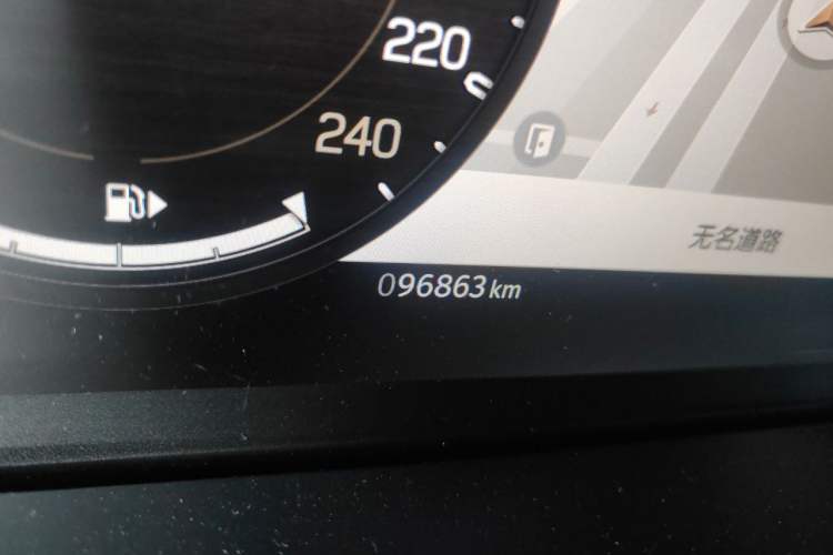 Used Land Rover Defender 2023 110 3.0T P400 75th Anniversary Legend Edition Odometer Close Up