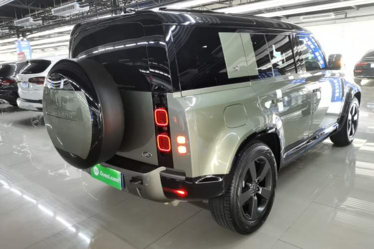 Used Land Rover Defender 2023 Facelift 110 3.0T P400 X-DYNAMIC HSE Rear Right 45 Deg