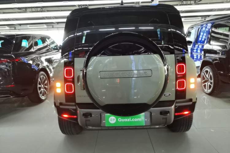 Used Land Rover Defender 2023 Facelift 110 3.0T P400 X-DYNAMIC HSE Rear