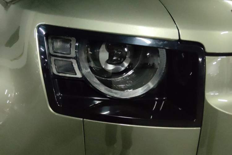Used Land Rover Defender 2023 Facelift 110 3.0T P400 X-DYNAMIC HSE Right Front Headlight