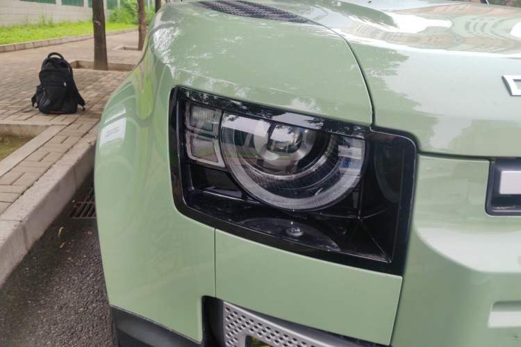 Used Land Rover Defender 2023 110 3.0T P400 75th Anniversary Legend Edition Right Front Headlight