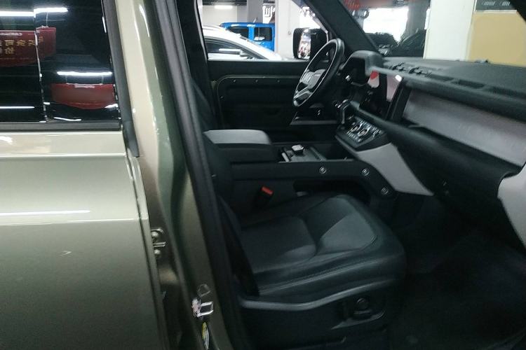 Used Land Rover Defender 2023 Facelift 110 3.0T P400 X-DYNAMIC HSE Right Front Seat