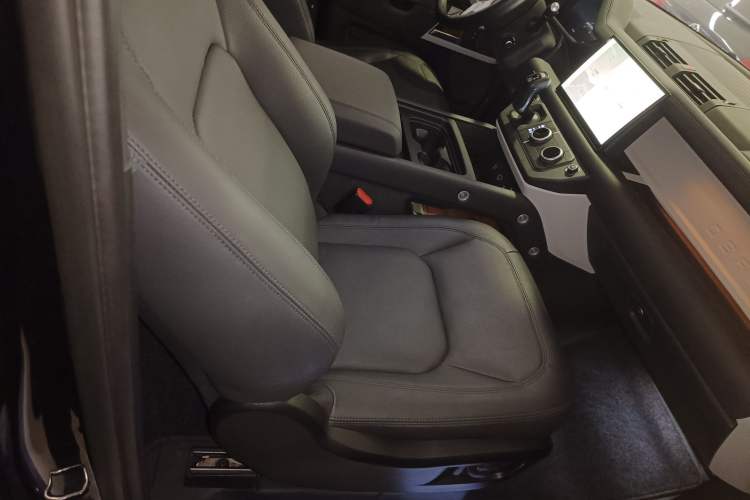 Used Land Rover Defender 2023 Facelift 90 3.0T P400 XS Right Front Seat