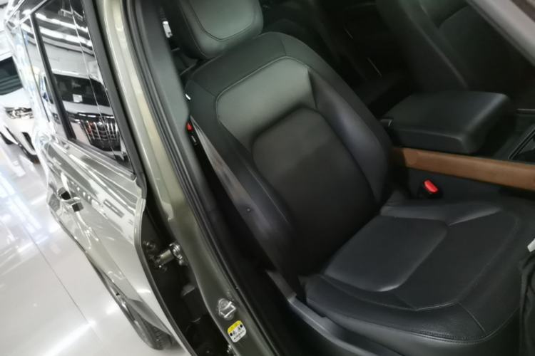 Used Land Rover Defender 2023 Facelift 110 3.0T P400 X-DYNAMIC HSE Right Front Seat