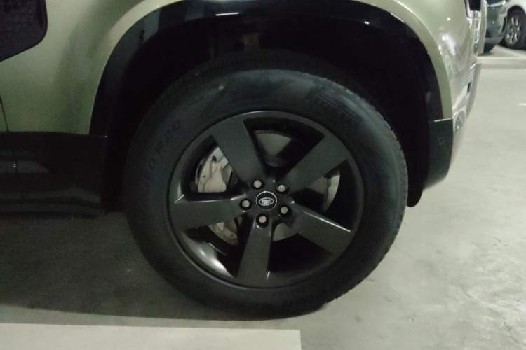 Used Land Rover Defender 2023 Facelift 110 3.0T P400 X-DYNAMIC HSE Right Front Wheel Hub
