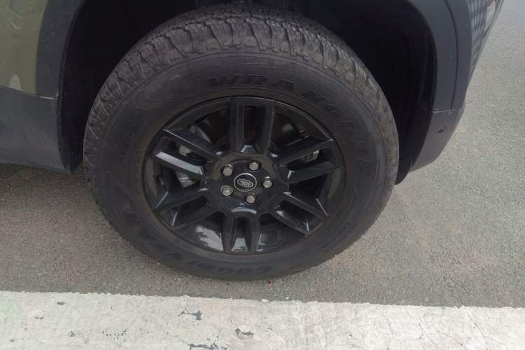 Used Land Rover Defender 2023 Facelift 90 2.0T P300 SE Right Front Wheel Hub