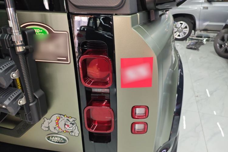 Used Land Rover Defender 2023 Facelift 90 2.0T P300 X-DYNAMIC HSE Right Rear Taillight
