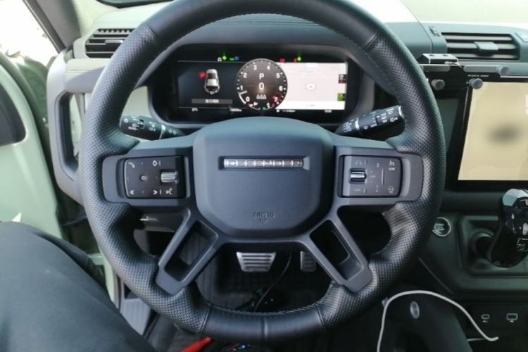 Used Land Rover Defender 2023 110 3.0T P400 75th Anniversary Legend Edition Steering Wheel
