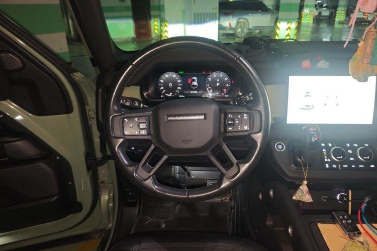 Used Land Rover Defender 2023 110 3.0T P400 75th Anniversary Legend Edition Steering Wheel