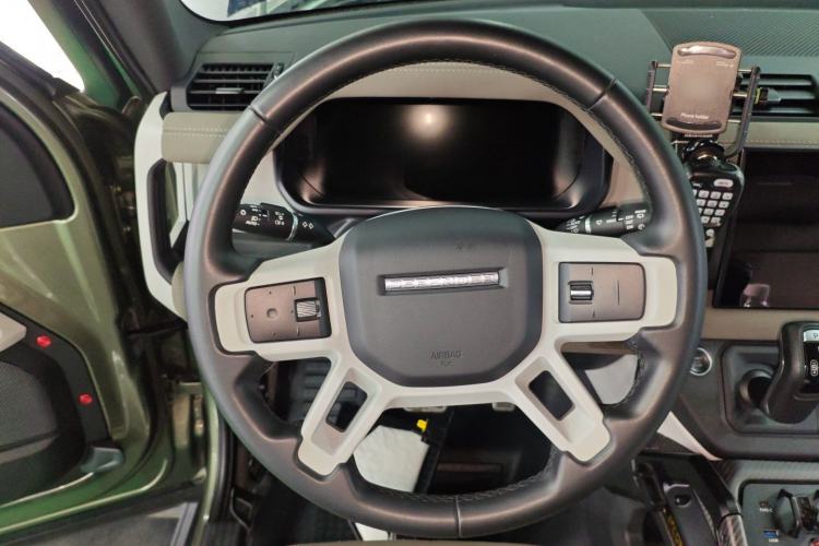Used Land Rover Defender 2023 Facelift 90 2.0T P300 X-DYNAMIC HSE Steering Wheel