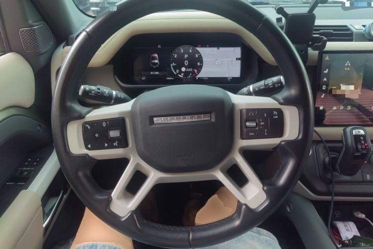 Used Land Rover Defender 2023 Facelift 90 2.0T P300 SE Steering Wheel