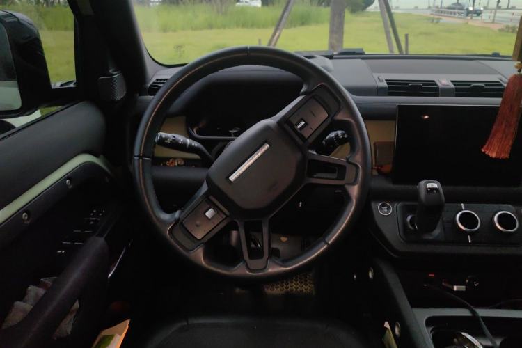 Used Land Rover Defender 2023 110 3.0T P400 75th Anniversary Legend Edition Steering Wheel