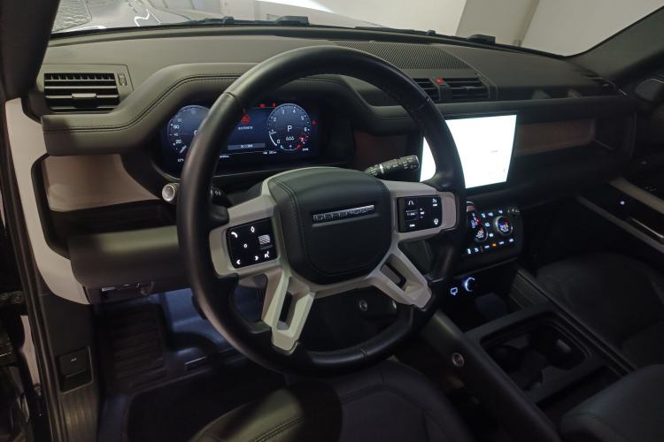 Used Land Rover Defender 2023 Facelift 90 3.0T P400 XS Steering Wheel