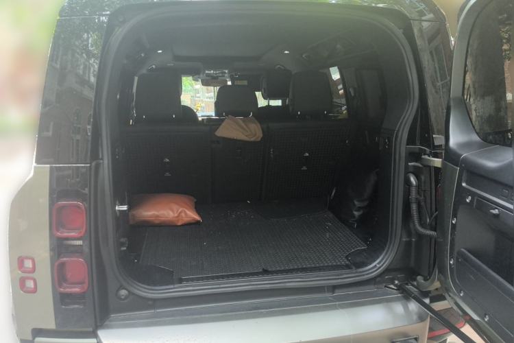 Used Land Rover Defender  Trunk