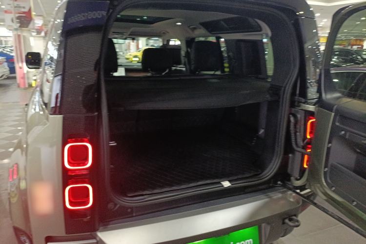 Used Land Rover Defender 2023 110 3.0T P400 X-DYNAMIC HSE Trunk