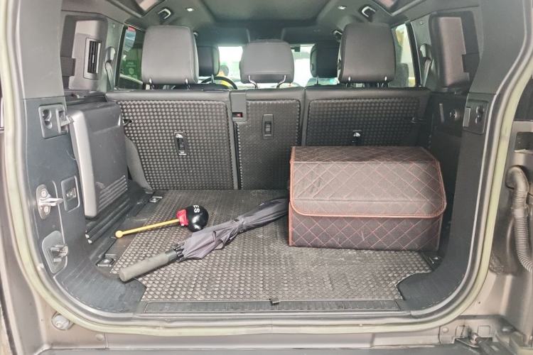 Used Land Rover Defender 2023 Facelift 110 3.0T P400 X-DYNAMIC HSE Trunk
