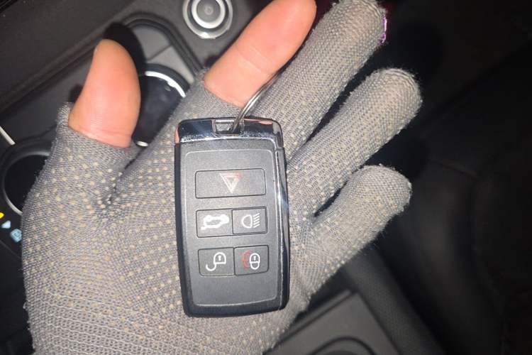 Used Land Rover Defender 2023 110 3.0T P400 75th Anniversary Legend Edition Vehicle Key