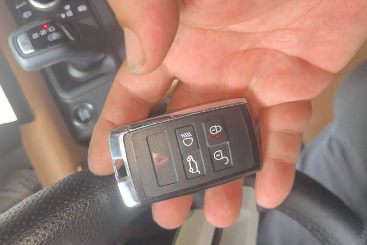 Used Land Rover Defender  Vehicle Key