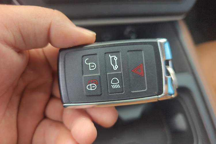 Used Land Rover Defender 2023 Facelift 110 3.0T P400 Dark Edition Vehicle Key