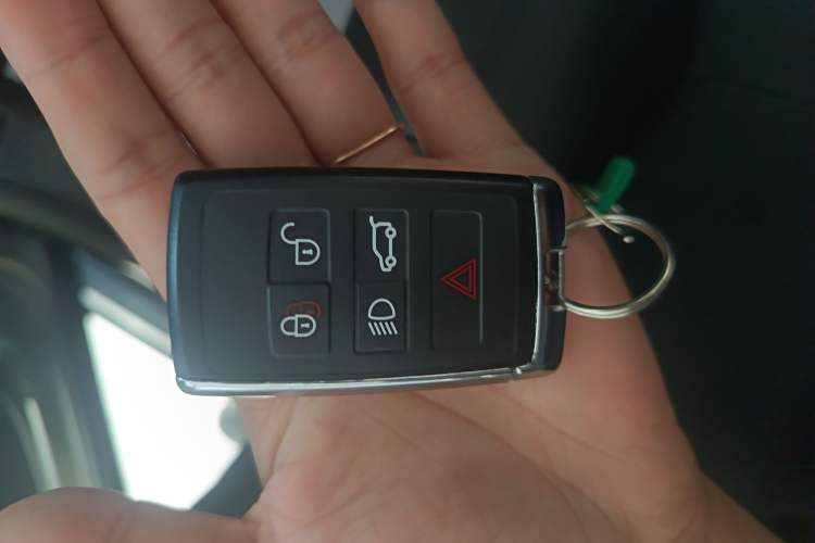 Used Land Rover Defender 2023 Facelift 110 3.0T P400 Dark Edition Vehicle Key