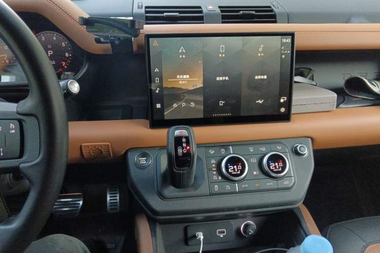 Used Land Rover Defender 2023 110 3.0T P400 X Audio And AC Panel