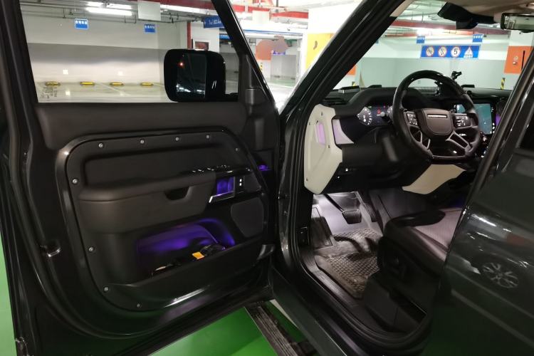 Used Land Rover Defender 2023 Facelift 110 3.0T P400 Dark Edition Driver Seat