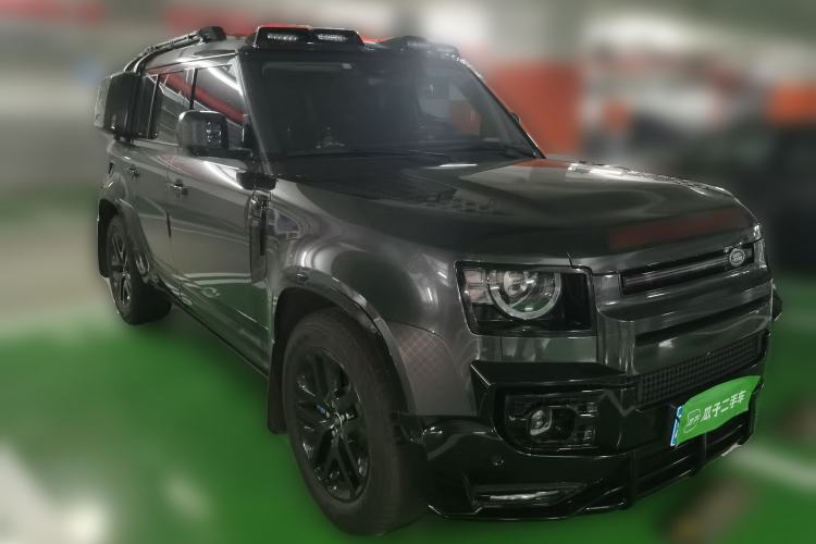 Used Land Rover Defender 2023 Facelift 110 3.0T P400 Dark Edition Front Right 45 Deg