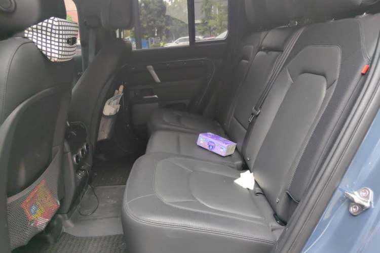 Used Land Rover Defender 2023 110 3.0T P400 X-DYNAMIC HSE Left Rear Seat