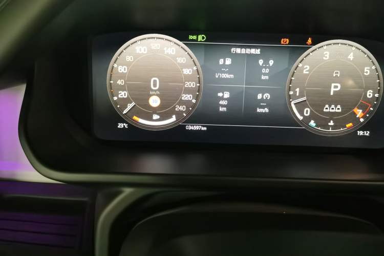 Used Land Rover Defender 2023 Facelift 110 3.0T P400 Dark Edition Odometer Close Up