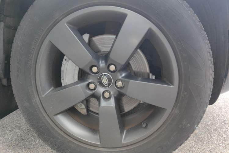 Used Land Rover Defender 2023 110 3.0T P400 X-DYNAMIC HSE Right Front Wheel Hub