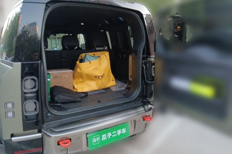 Used Land Rover Defender 2023 110 3.0T P400 X Trunk