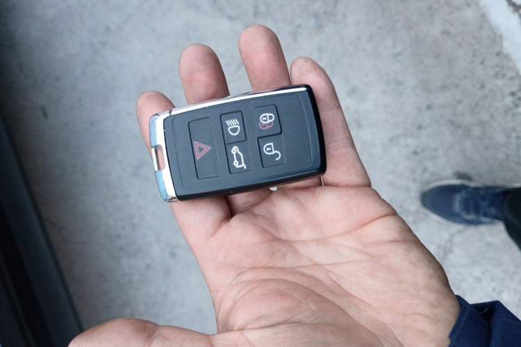 Used Land Rover Defender 2023 110 3.0T P400 X Vehicle Key