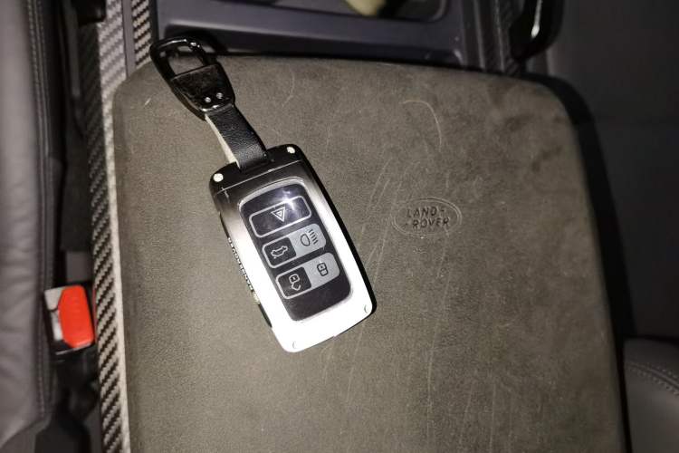 Used Land Rover Defender 2023 Facelift 110 3.0T P400 Dark Edition Vehicle Key