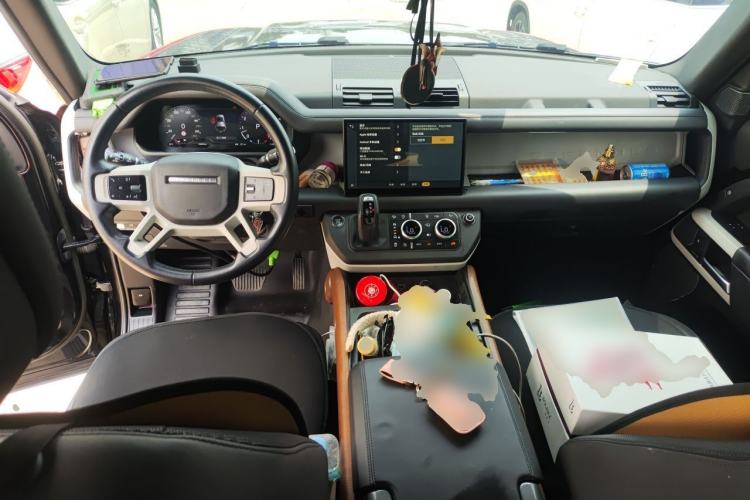 Used Land Rover Defender 2023 Facelift 110 3.0T P400 X-DYNAMIC HSE Center Console