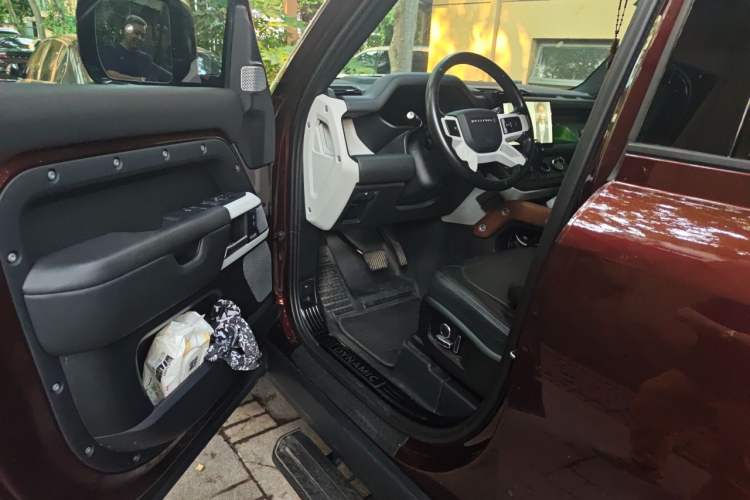 Used Land Rover Defender 2023 130 3.0T P400 HSE Driver Seat