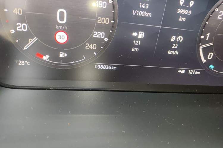 Used Land Rover Defender 2023 Facelift 110 3.0T P400 X-DYNAMIC HSE Odometer Close Up