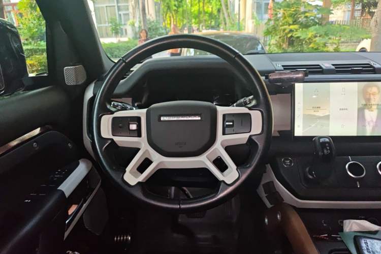 Used Land Rover Defender 2023 130 3.0T P400 HSE Steering Wheel